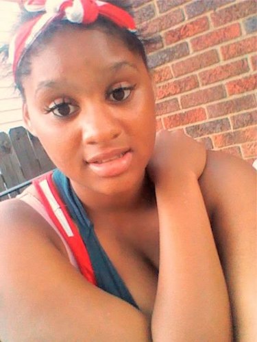 Follow me on Instagram @FameAshley .. i Smile alot =D