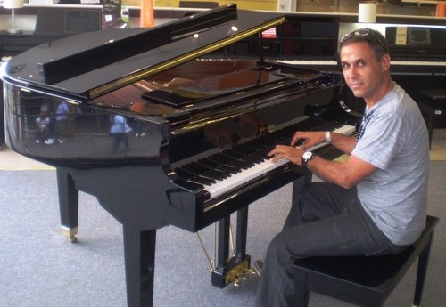 jrvanon's profile picture. Restaurador e proprietario de veiculos antigos. Músico, pianista compositor do trio SAMBA JAZZ BRASIL ZIL
https://t.co/TEyKNtiEr2