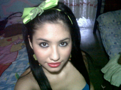 vivo en cucuta norte de santander col tengo 19 años estudiante de enfermeria