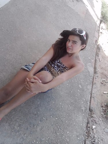eu sou uma pessoa muito legal as vezes chata mais legal mesmo assim e eu sou a fã numero 1 dos rebeldes todos eles são os meus amores