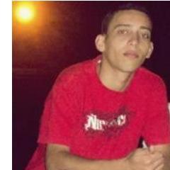 Maicon , 18 Anos , Inseguro , Brincalhão , Amigo , Estudioso...

...E Flamenguista .   rsrsrs