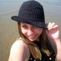 SOu melhOr dO que as pessOas pensam, piOr dO que elas imaginam…
As criticas naum me abalam, Os elOgiOs naum me iludem…
SOu o que sOu e naum O que falam…