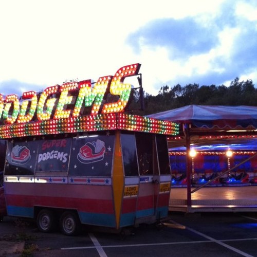 Funfair rides to hire anywhere in the UK from dodgems to white knuckle rides. Legendary family funfair throughout the UK
Murphysfunfairs@gmail.com