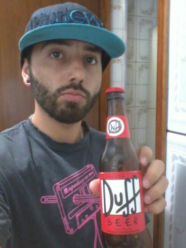 Sou essa pessoa louca, sem noção, sempre de bem com a vida, amo minha família e meus amigo...e sempre busco fazer o quero.
