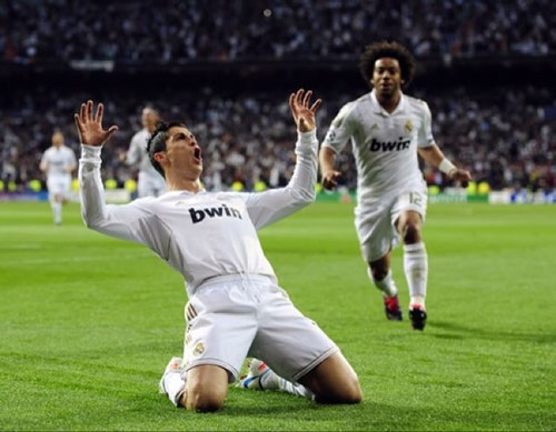 Follow this fan page and follow the official account of @cristiano and check out the facebook page http://t.co/BQuLiZClv1 !