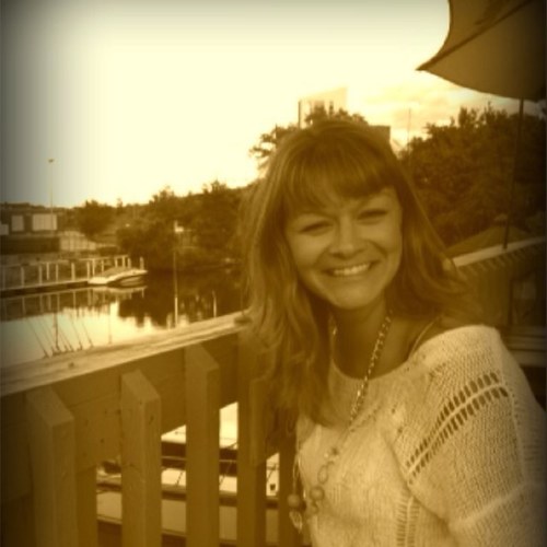 realtorandi's profile picture. 