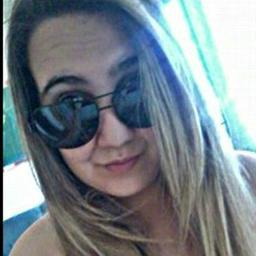 14anos,capricorniana,chata,ciumenta,irritante,carinhosa,chocolate,coca-cola,nem calor nem frio,comer,ama o môr e dormir dormir & dormir (: