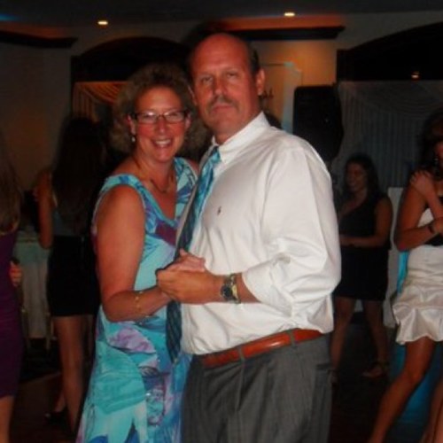 roberts_nancy's profile picture. 40 years of publishing experience; proud mom of 3 kids, 2 pups, and 1 turtle; history major from UO 🦆💚💛; tweets are mine