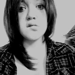 Hola, constanza-14, hiperactiva, risueña, loca, extrovertida, me eh caído muchas veces, pero se pararme y dar la cara, muchas veces impulsiva c: eso jaja