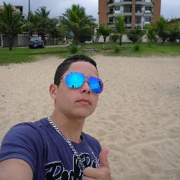 não viva de aparências,elas mudam.Não viva de mentira,elas são descobertas.Não viva pelos outros,viva por você.
