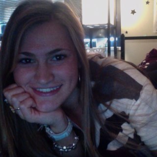 nicolenoelle18's profile picture. 