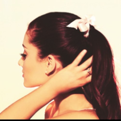 DM your confessions about Arianators and they will be tweeted anonymously, ♥ spreading love & making people smile. ♥
