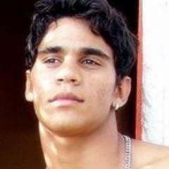 sou cara que corre atraz dos meus objetivos sou modelo faço fotos adoro meu trabalho amor minha familia meus amigos a vida a deus sou feliz por tudo