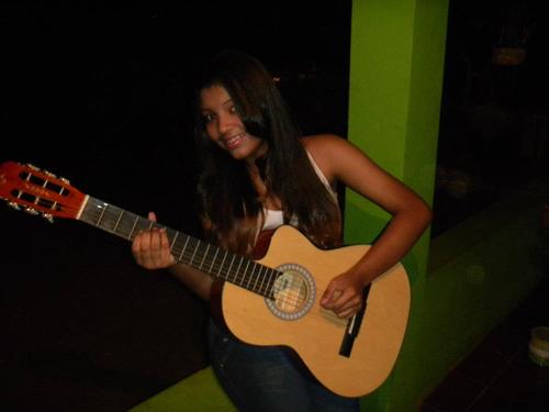 Sorria bonito e deixe os outros quererem descobrir qual é o segredo que faz você rir. ♥.♥