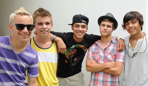In love with Playback even though they don't know I exsist. Supporting Owen, Austin, Brandon, Johnny & Josh on x factor USA. :) #Playbackers