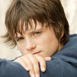 SOU TOTALMENTE FAN DE JOGOS VORAZES E JOSH HUTCHERSON! ALO!!! O NOME É EU+JOSH!