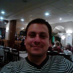 Formado em Marketing, Farmacêutico, especialista em estética  !!!
Viciado em jornais, revistas e Blogs 

Quero viver num mundo mais humano!!!