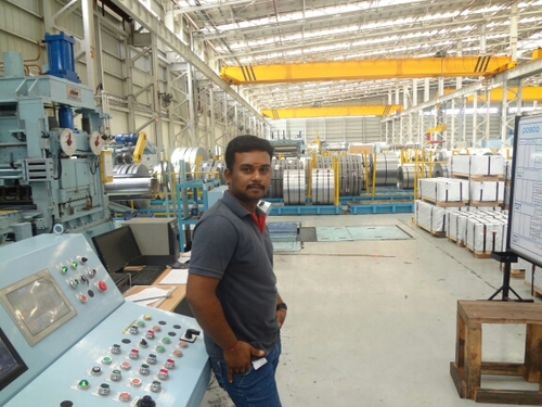 hai friends i am working in posco steel.i look like fair.i am very cool type.allways watching tv.