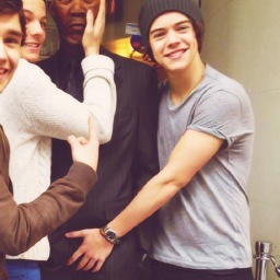 notrllyhim's profile picture. I'm awkward and it's contagious.