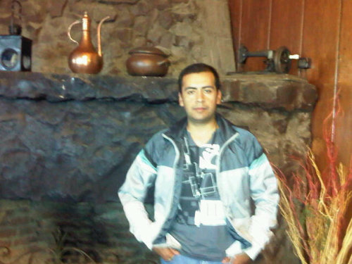 Soy Claudio Andres, profesor de enseñanza media, actualmente trabajo en el Liceo M.A.G.R.