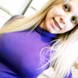 _Thallytinha's profile picture. 