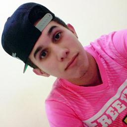 Herick Adriano Paniagua da Silva ! Um otario ! Prazer ,-, ....   Me conheçendo aos poucos  :D