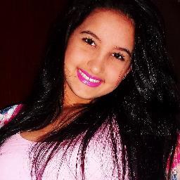 Não me alimento de quases, não mim contento com a metade nunca serei sua meio amiga ou seu meio amor é tudo ou nada.