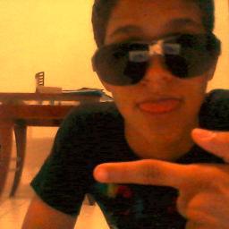 “Tenho muita coisa aqui pra te oferecer, mas sabe o que é? Sou incompleto, também preciso receber.” //  free step ♥