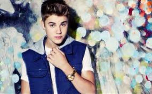I love Justin Bieber! He means the world too me! Forever a belieber! ❤