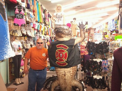52 y.o. volunteer firefighter/chief.  Married, 3 children, hobbies are camping, riding motorcycles and my 6 angels Tina, Arianna, Livi, Maddy, Carly and Lea.