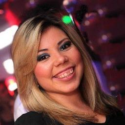 # Fraco é aquele que muda para agradar os outros.
