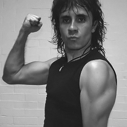 Actor y docente actoral con 37 años de experiencia.