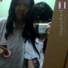 Gw simple aja . Nggak suka yg aneh2 :) hahaa .