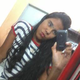 Leonina, 16 anos, vaidosa, generosa, bondosa, sincera, companheira... (: