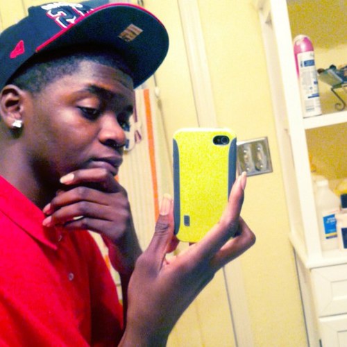 wats up i am a cool layed back person always keep it real