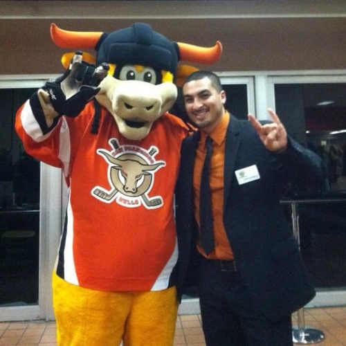 SF Bulls Community Hockey Director. Follow me for a chance to win a pair of #sfbulls tickets

For tickets, email hectorr@sfbulls.com or call me at 650-550-4015.