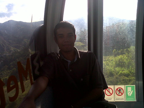 I am Pharmaceutical Chemistry Student.
If do you need help to learn Spanish, just tell me!