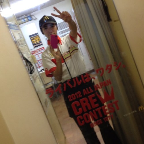 こんにちわ(^^)ビデオデッキのマネージャーさせてもらってます、くんぺいです♪♪マクドクルーもやってます(^^) 良かったら絡んでくださいm(__)m