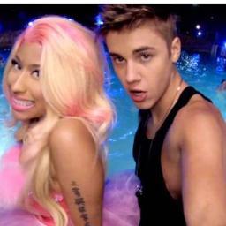 Justin Bieber, Photos, Videos, News, Lyrics, Concerts