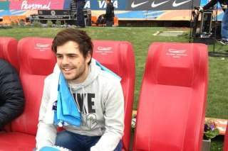 Un nene? Tabano. Un adolescente? Thiago. Un cura? Germán. Un mujeriego? Eliseo. Un idolo? Peter Lanzani