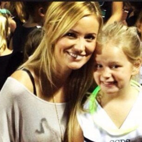 This Fan page supports Emily Maynard, her daughter Ricki.