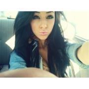 Swagging I'm a model and a chearleaderr :) and I'm single so hmu sometimes hehheheheheh bye *winki