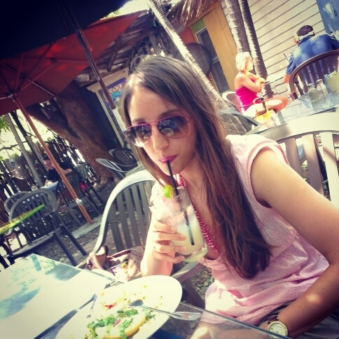 haniahday's profile picture. 