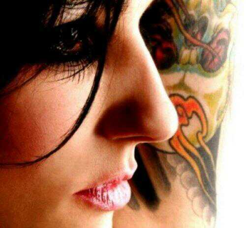 I'm Lindsey and I love @GerardAWay_ and I like cats. I'm also an artist and bassist. Now good day. {( #VengeanceRP })
