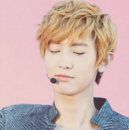 สวัสดีครับ. ผมปาร์คชานยอลจากเอ็กโซเค. EXO-K ผมหล่อ(?) ผมน่ารัก. ผมเอ๋อ(?) ㅋㅋ แต่คุยสนุก (~￣▽￣)~ | เริ่มต้น 15:06:55