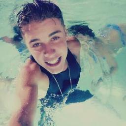 AMO A JUSTIN BIEBER!! 
BELIEBER FOREVER!♥♥