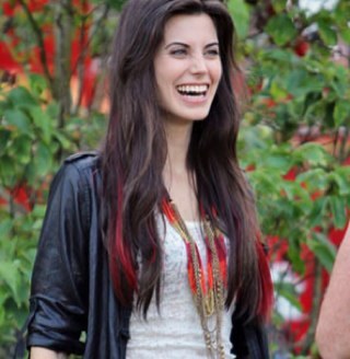 Hi Im Little Red Ridding Hood.Call me Ruby or Red. it doesnt matter ..My Super Hot Captain: @CaptainHook_9 (multiple RP) Official Twitter Account For Little Red