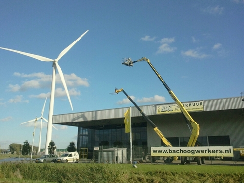 Bac Hoogwerkers, Hoogwerker verhuur door heel Nederland. Snelle levering van hoogwerkers, heftrucks en verreikers. Zie website: http://t.co/wQA14uP0