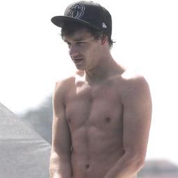 FakingPaync's profile picture. 