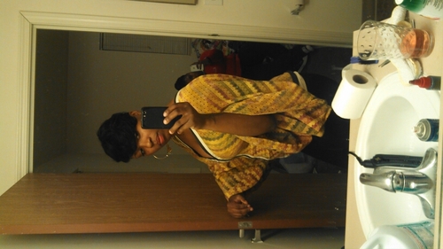 YOUNG WOMAN MAKING IN NURSING SCHOOL..
#TEAM PRETTY 
#TEAM MERCEDES
#FOLLOW ME